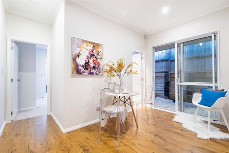 Photo of property in 18 Emerald Avenue, Rosehill, 2113