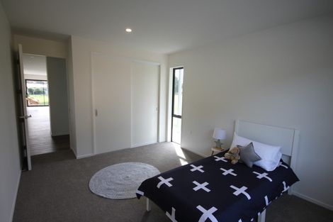 Photo of property in 14 Lynette Place, Mangere, Auckland, 2022