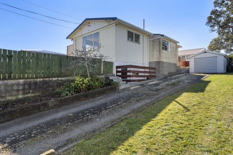 Photo of property in 94 Omata Road, Marfell, New Plymouth, 4310