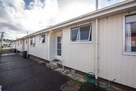 Photo of property in 4/72 Portage Road, New Lynn, Auckland, 0600