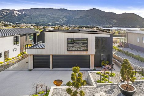Photo of property in 9 Mills Road, Wanaka, 9305