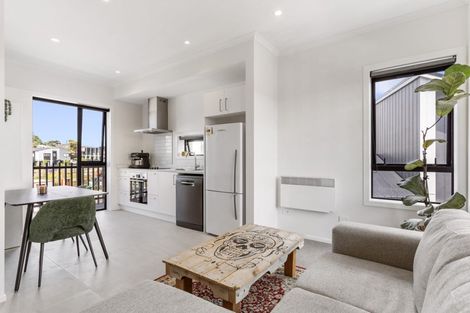 Photo of property in 100 Cadness Street, Northcote, Auckland, 0627