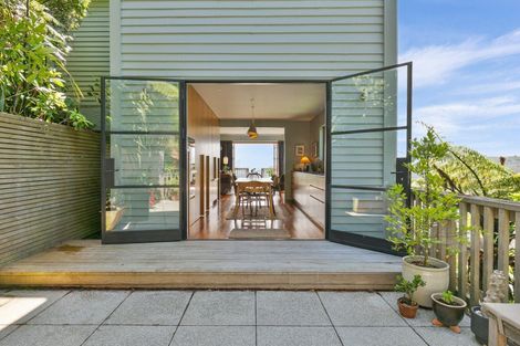 Photo of property in 63 Farnham Street, Mornington, Wellington, 6021