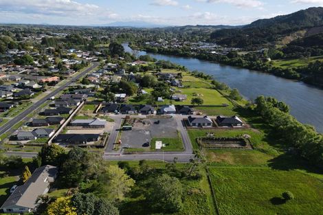 Photo of property in 10 Houpara Place, Papamoa, 3118
