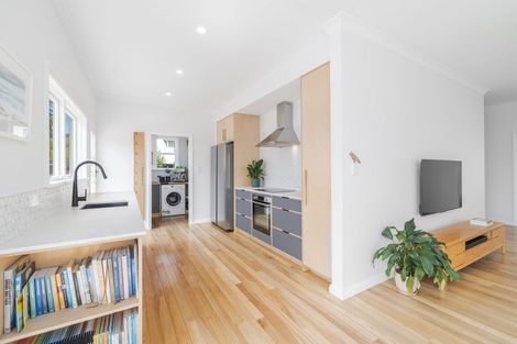 Photo of property in 60 Wilsons Road, Saint Martins, Christchurch, 8022