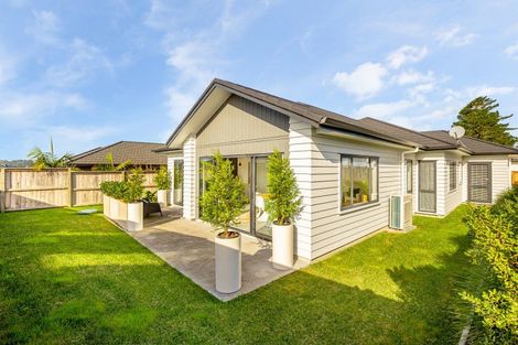 Photo of property in 17 Papa Orchard Drive, Kumeu, 0810