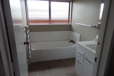 Photo of property in 26 Richmond Street, Cambridge, 3434