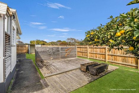 Photo of property in 25 Kent Road, Saint Johns Hill, Whanganui, 4501