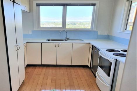 Photo of property in 12 Fitzpatrick Street, Newlands, Wellington, 6037