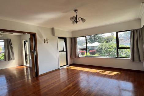 Photo of property in 8 Britton Avenue, Mount Roskill, Auckland, 1041