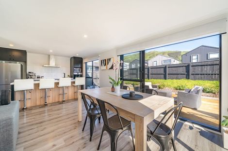 Photo of property in 1 Taraiti Crescent, Kenepuru, Porirua, 5022