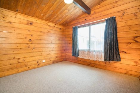 Photo of property in 9 Alma Place, Milson, Palmerston North, 4414