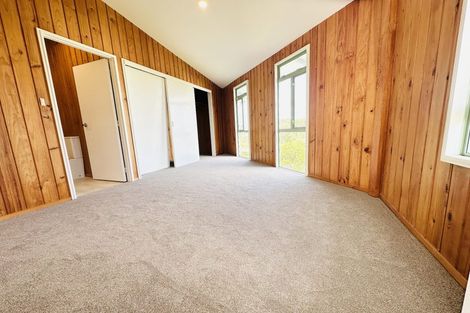 Photo of property in 1413 Whangaparaoa Road, Army Bay, Whangaparaoa, 0930