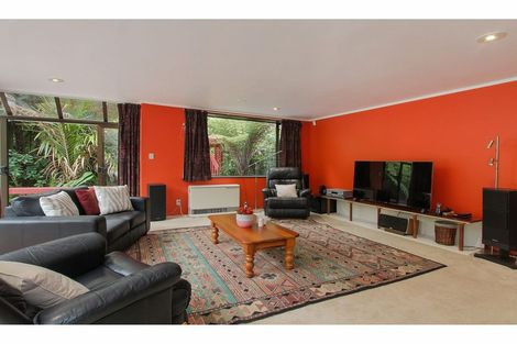 Photo of property in 74 Roberts Road, Glenfield, Auckland, 0629
