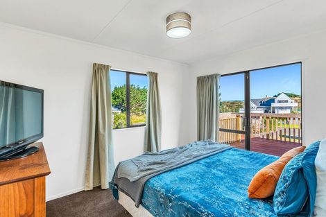 Photo of property in 3 James Street, Waikawa Beach, Manakau, 5573