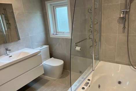 Photo of property in 1/2 Flavia Close, Torbay, Auckland, 0630