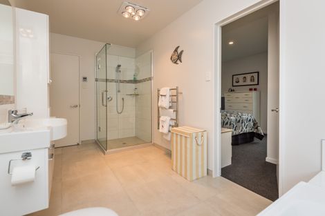 Photo of property in 43 Davaar Crescent, Broomfield, Christchurch, 8042