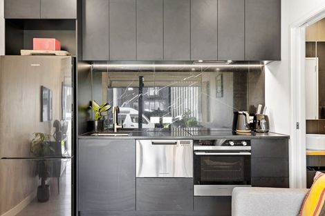 Photo of property in 2/165 Hobsonville Point Road, Hobsonville, Auckland, 0616