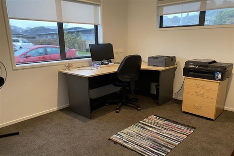 Photo of property in 4 Mooring Close, Whitby, Porirua, 5024