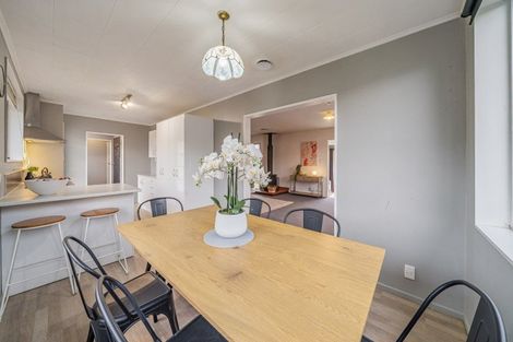 Photo of property in 77 Pasadena Crescent, Totara Park, Upper Hutt, 5018