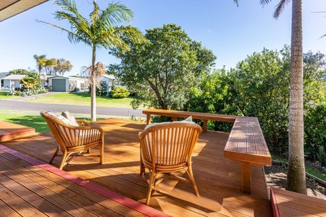 Photo of property in 2 Norfolk Place, Tairua, 3508