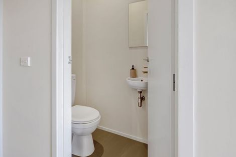 Photo of property in The Strand, 4/16 Ronald Street, Strandon, New Plymouth, 4312