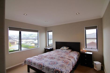 Photo of property in 75 Laurel Oak Drive, Schnapper Rock, Auckland, 0632