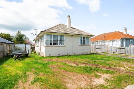 Photo of property in 43 Ross Crescent, Fairfield, Hamilton, 3214
