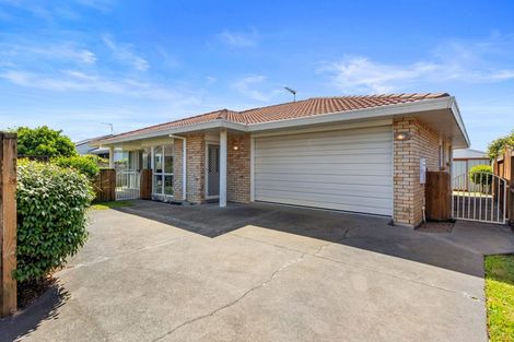 Photo of property in 17 Sandhurst Drive, Papamoa Beach, Papamoa, 3118