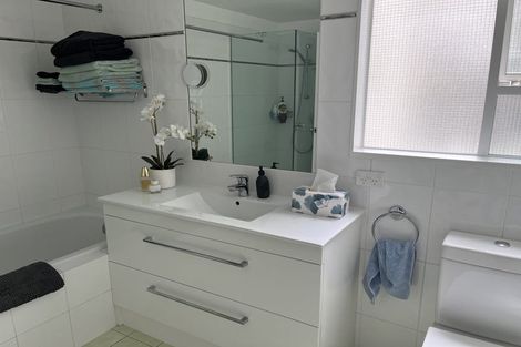 Photo of property in 130u1 Oriental Parade, Oriental Bay, Wellington, 6011