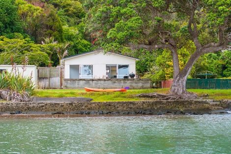 Photo of property in 3 Foster Avenue, Huia, Auckland, 0604
