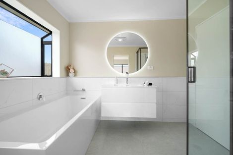 Photo of property in 172 Burswood Drive, Burswood, Auckland, 2013
