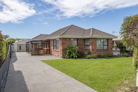 Photo of property in 220 Harewood Road, Bishopdale, Christchurch, 8053
