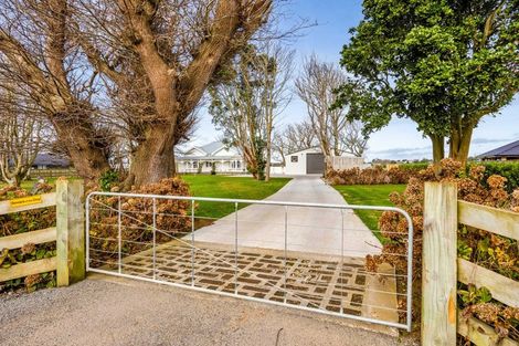 Photo of property in 76 Turuturu Road, Hawera, 4674