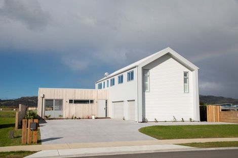 Photo of property in 16 Ngaroma Crescent, Whitianga, 3510