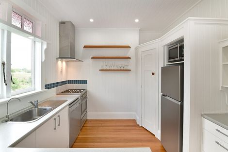 Photo of property in 2 St James Avenue, Helensville, 0800