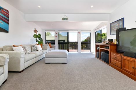 Photo of property in 40 Tiri Road, Manly, Whangaparaoa, 0930