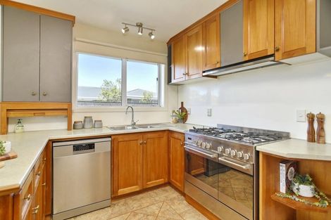 Photo of property in 5 Hannah Place, Redwood, Christchurch, 8051