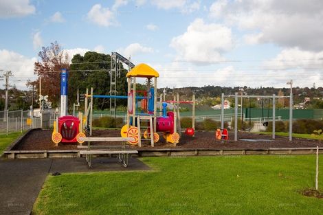 Photo of property in 3/3238 Great North Road, New Lynn, Auckland, 0600