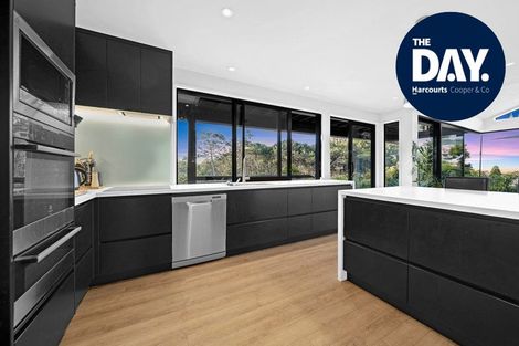 Photo of property in 8 Aberdeen Road, Campbells Bay, Auckland, 0620