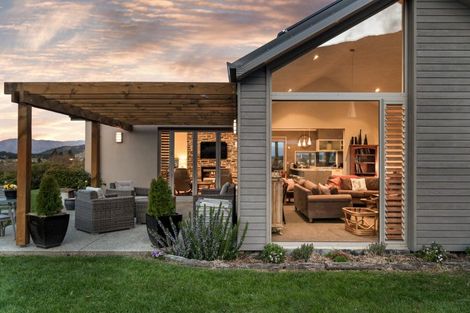 Photo of property in 1 Elderberry Crescent, Wanaka, 9305