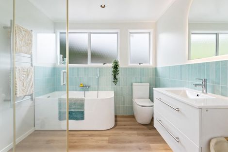 Photo of property in 50 Powrie Street, Glenfield, Auckland, 0629