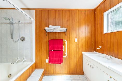 Photo of property in 91 Miromiro Road, Normandale, Lower Hutt, 5010