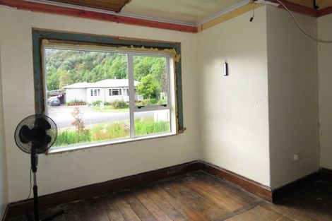 Photo of property in 3 Herald Street, Reefton, 7830