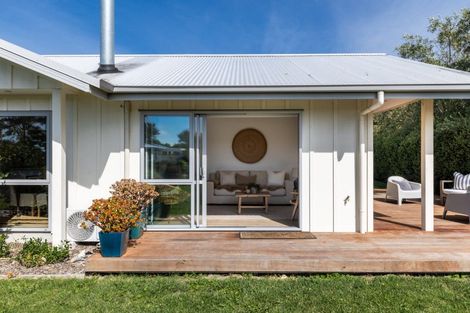 Photo of property in 14 Cape Grove, Haumoana, 4180