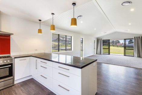 Photo of property in 11 Lochinvar Lane, Acacia Bay, Taupo, 3385