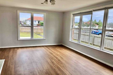 Photo of property in 57 Kelman Road, Kelston, Auckland, 0602