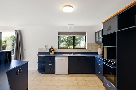 Photo of property in 37 Aldona Place, Fairview Downs, Hamilton, 3214