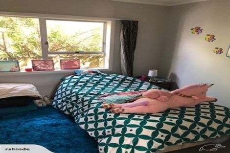 Photo of property in 4 Kaurilands Road, Titirangi, Auckland, 0604