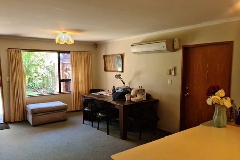 Photo of property in 8 Nortons Road, Avonhead, Christchurch, 8042